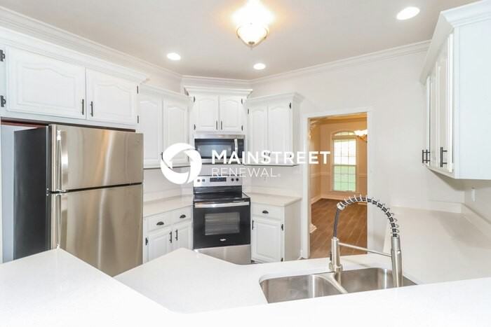 481 Tipton Lake Cir W - Photo 7 of 18