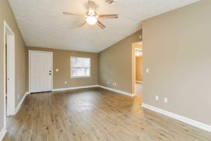 8567 Canton Dr - Photo 3 of 10