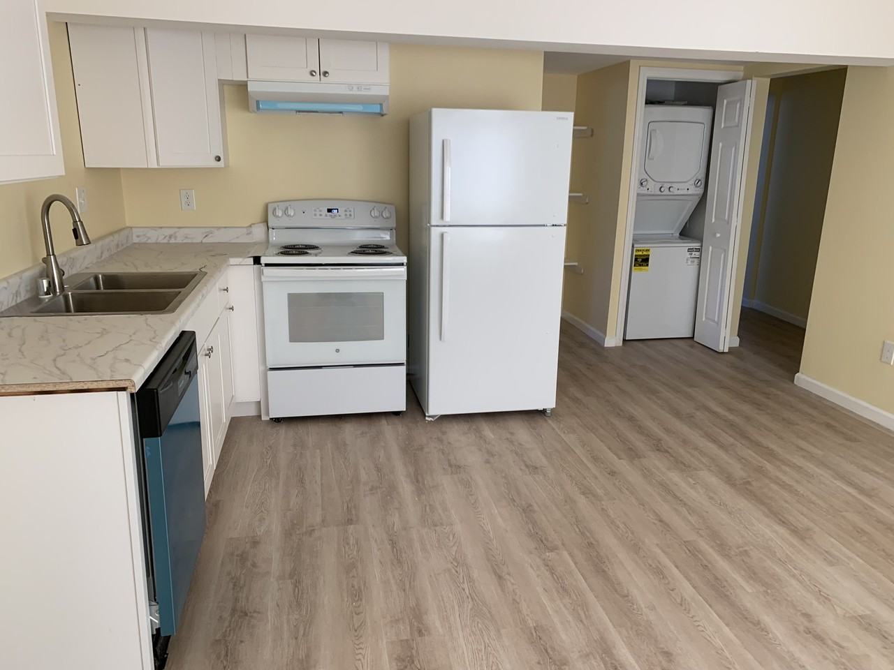 Kinross Ln & Timlico Ct #B - Photo 5 of 8