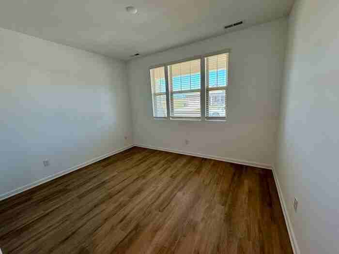 337 Mistfield St - Photo 5 of 36