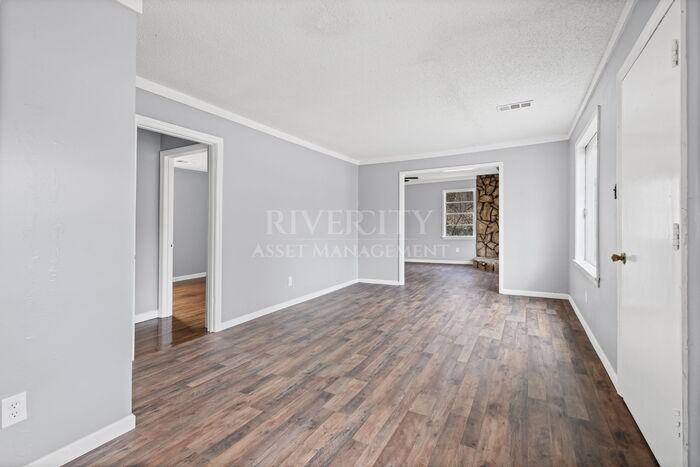 2185 Slocum Ave - Photo 6 of 16