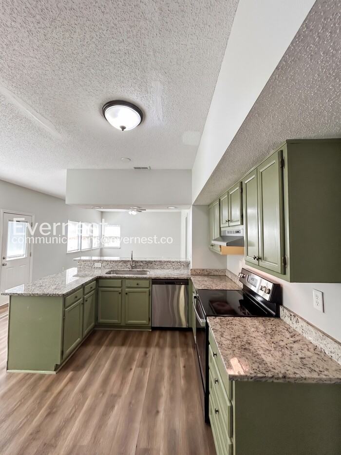 9601 Marshbrooke Rd - Photo 4 of 35