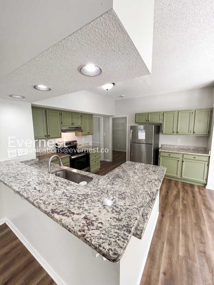 9601 Marshbrooke Rd - Photo 5 of 35