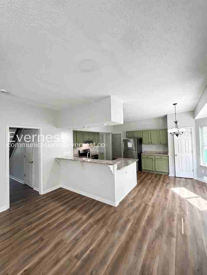 9601 Marshbrooke Rd - Photo 6 of 35