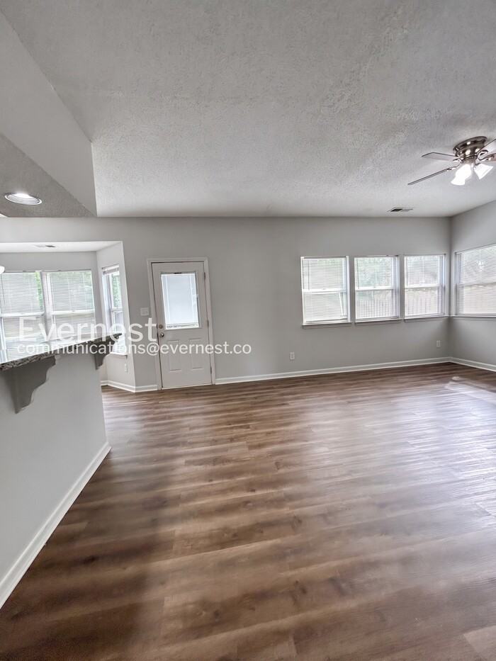 9601 Marshbrooke Rd - Photo 7 of 35