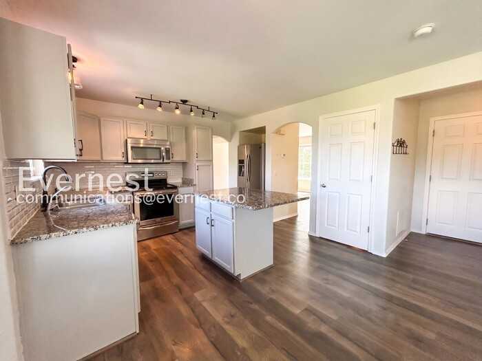 6598 Fielding Ter - Photo 3 of 28