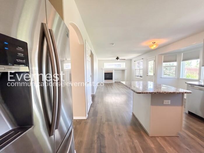 6598 Fielding Ter - Photo 4 of 28