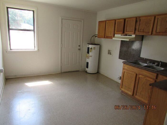 17 Dixie Dr #B - Photo 4 of 8