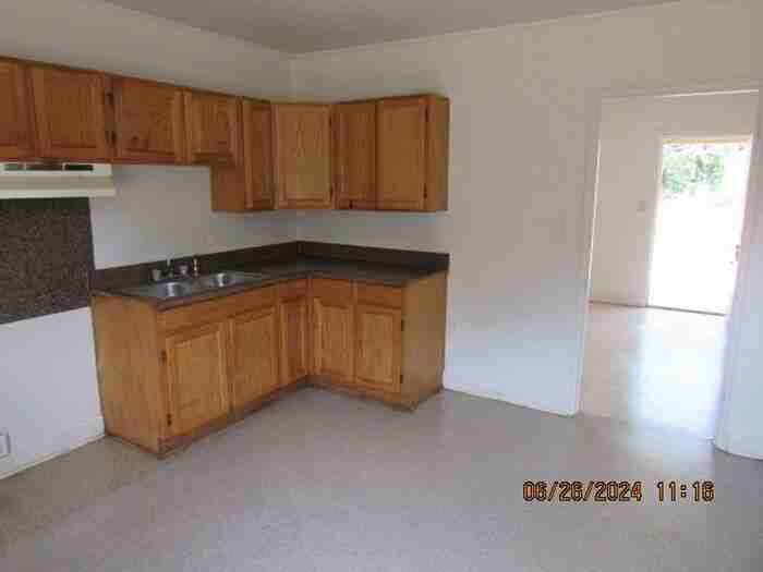 17 Dixie Dr #B - Photo 5 of 8