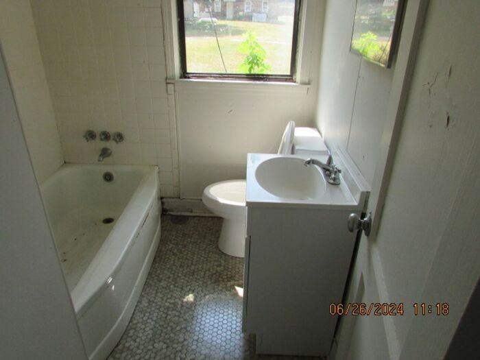 17 Dixie Dr #B - Photo 6 of 8