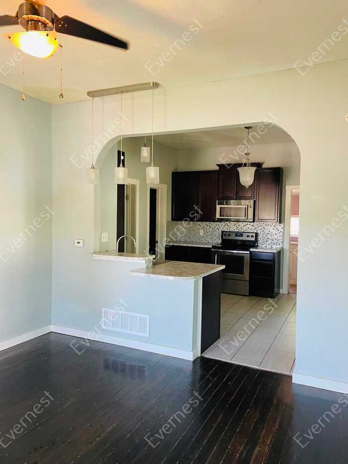 111 Riverside Ave - Photo 5 of 15