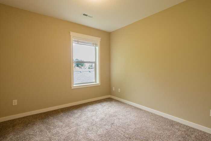 188 Ne American Dr - Photo 5 of 10