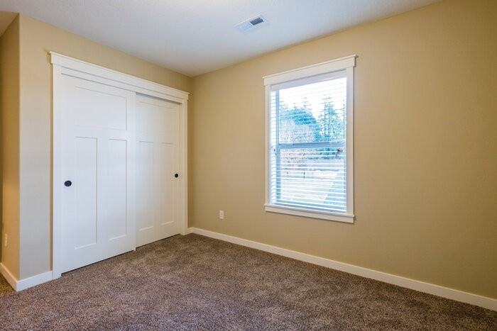 188 Ne American Dr - Photo 6 of 10