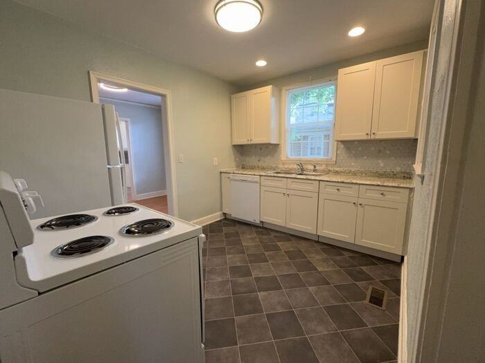 2944 Hope Ave - Photo 6 of 12