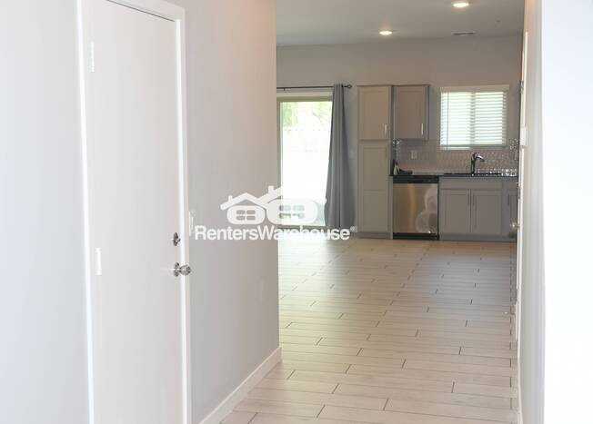 2264 W Harmont Dr - Photo 2 of 19