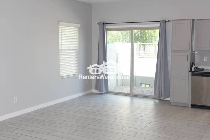 2264 W Harmont Dr - Photo 5 of 19