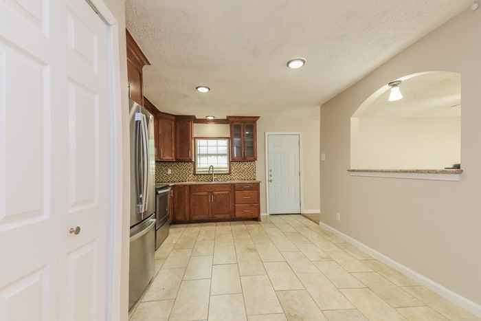 6205 Magnolia Ln - Photo 7 of 16