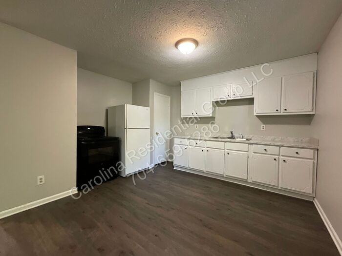 304 Palm St #8 - Photo 4 of 10