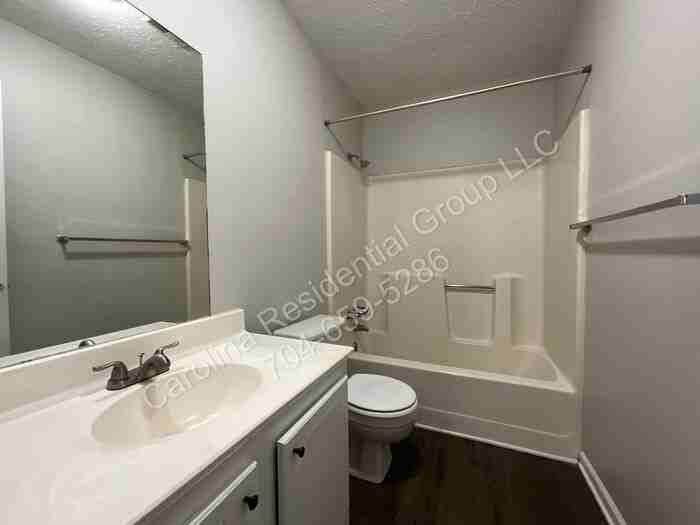 304 Palm St #8 - Photo 7 of 10