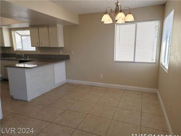 329 Chastine St - Photo 7 of 36