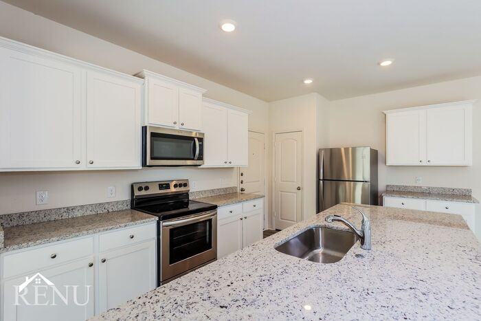 2831 Tybee Crk - Photo 4 of 25