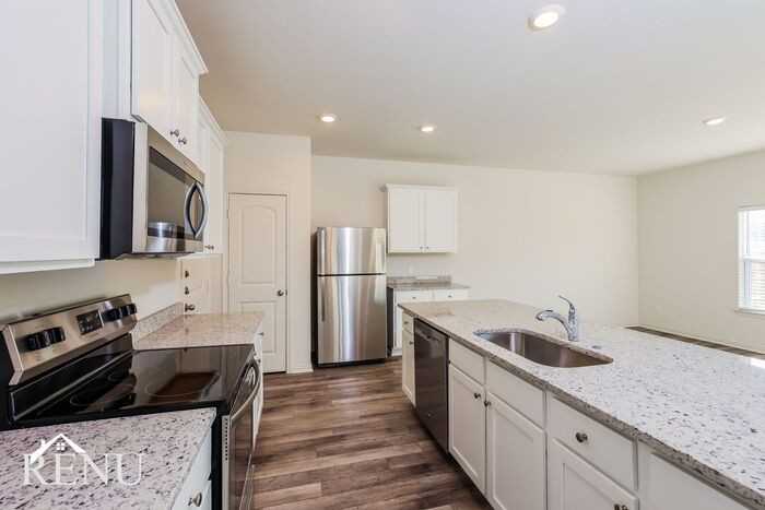 2831 Tybee Crk - Photo 5 of 25