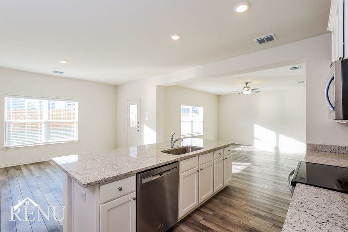 2831 Tybee Crk - Photo 6 of 25