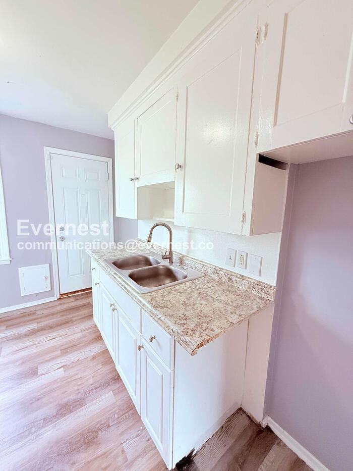 17137 Ontario St #1 - Photo 4 of 20