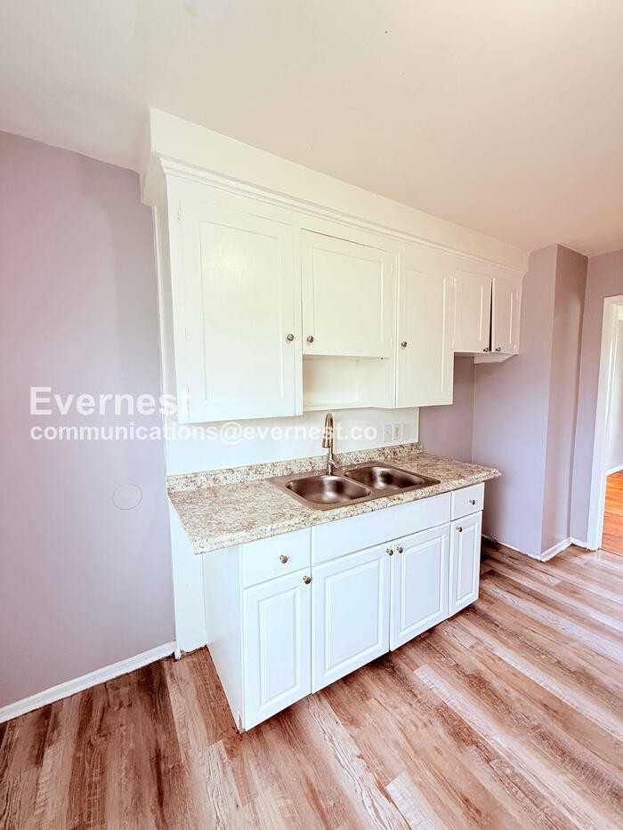 17137 Ontario St #1 - Photo 5 of 20