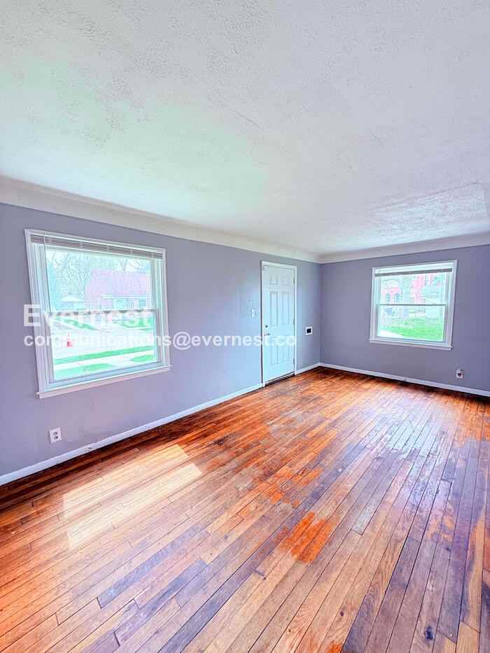 17137 Ontario St #1 - Photo 6 of 20