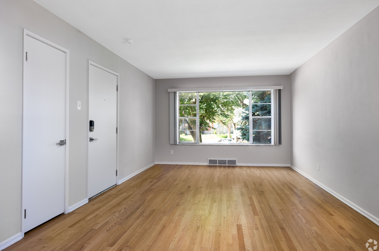 Lindenwood Heights - Photo 4 of 32