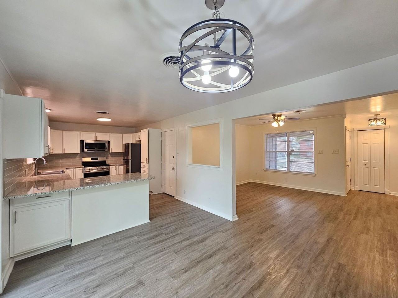 2318 Terrace Dr - Photo 5 of 18