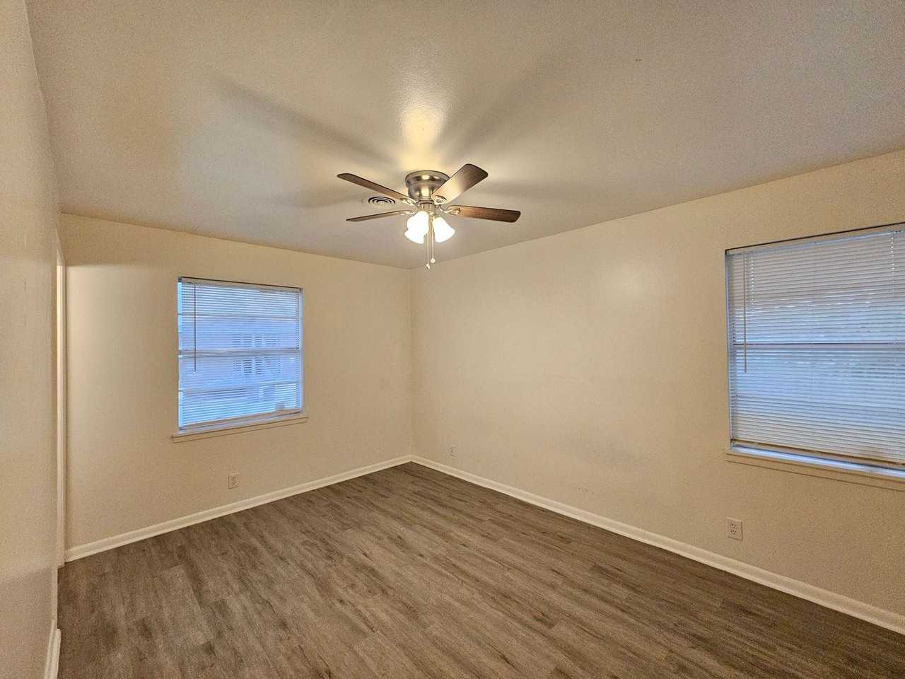 2318 Terrace Dr - Photo 7 of 18