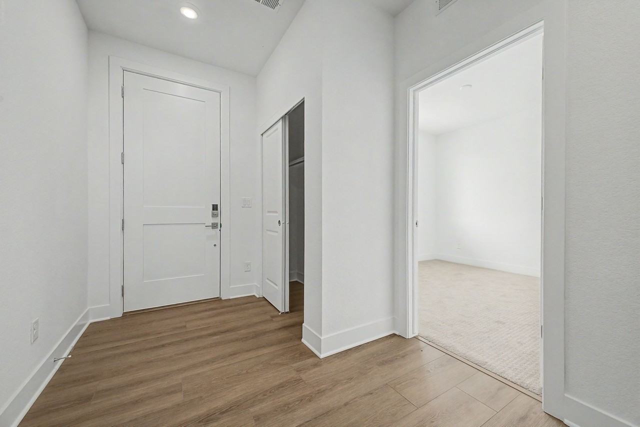 689 Saddle Dr - Photo 4 of 29