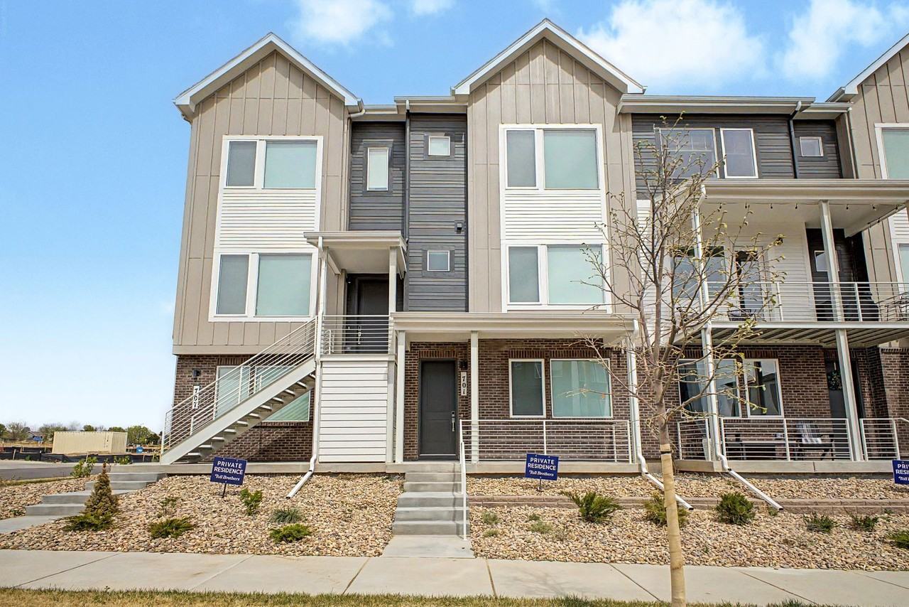 707 Saddle Dr - Photo 4 of 34
