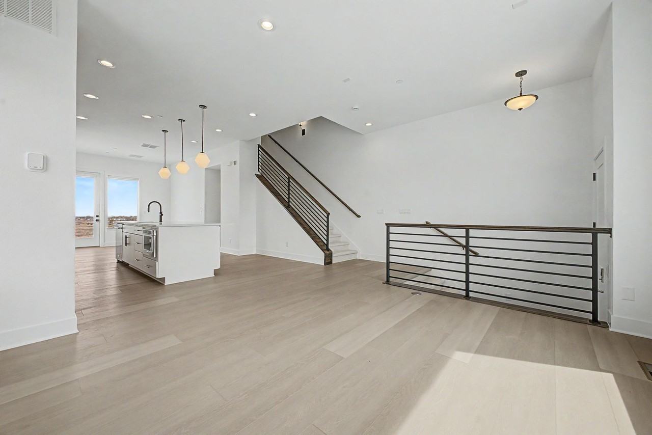 707 Saddle Dr - Photo 6 of 34