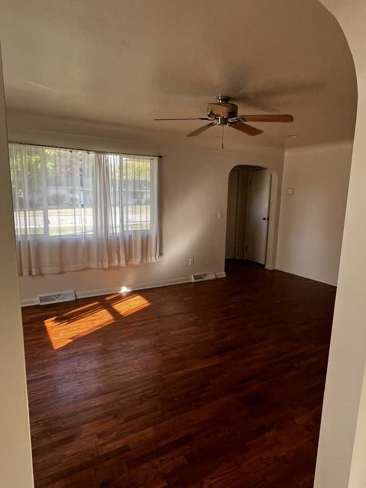 5093 Center St #1 - Photo 6 of 11
