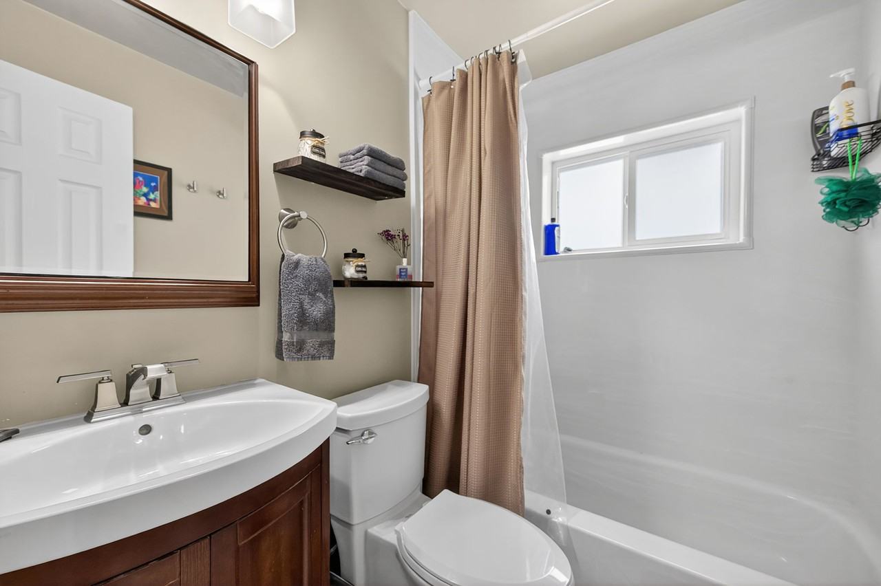 6640 Douglas St #NA - Photo 5 of 20