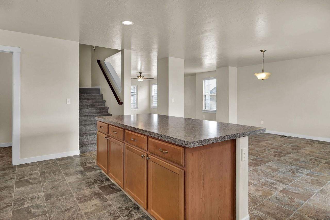 1633 Placerville St #NA - Photo 7 of 20