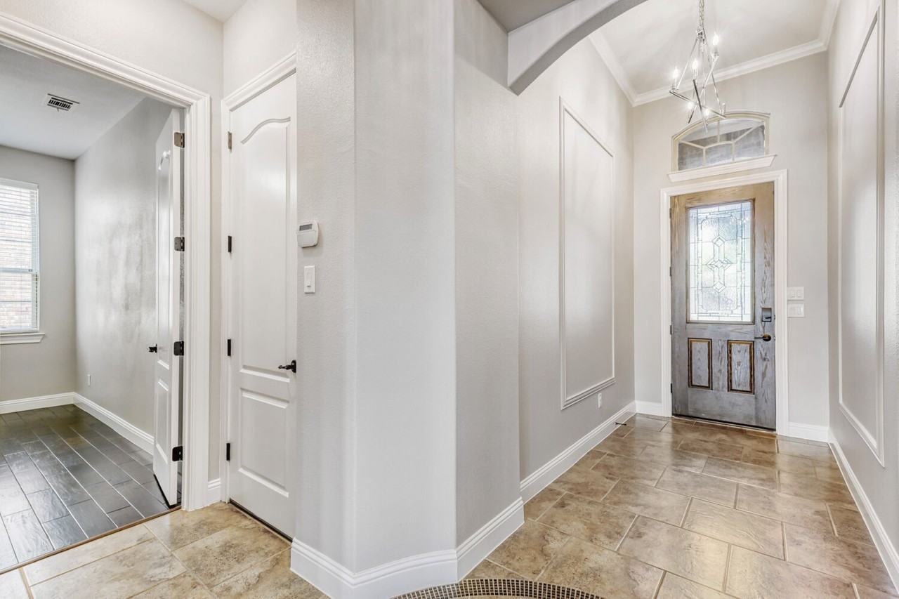 2524 Brandon Dr #NA - Photo 3 of 35