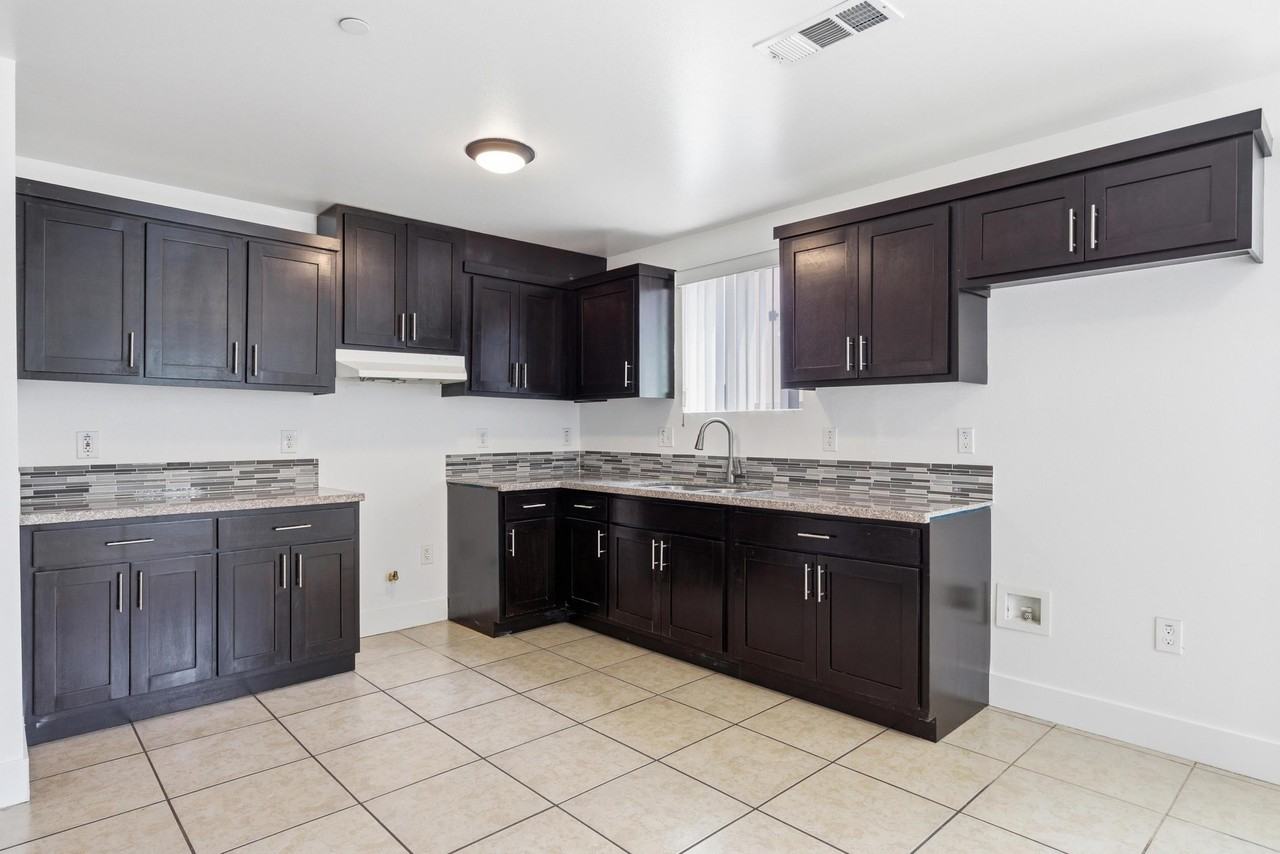 831 E 109th St #A - Photo 4 of 14