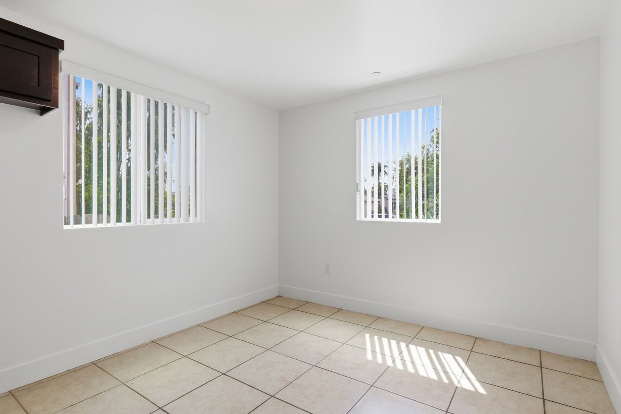 831 E 109th St #A - Photo 6 of 14