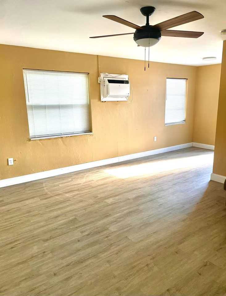 2408 Linhart Ave - Photo 5 of 15