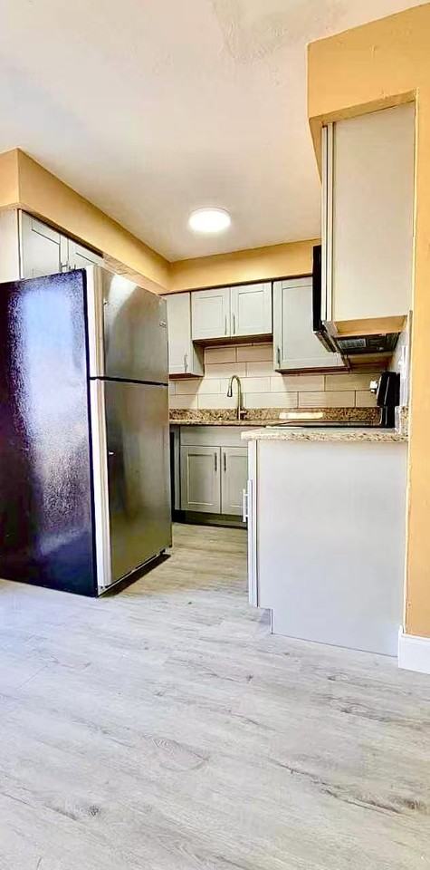 2408 Linhart Ave - Photo 6 of 15