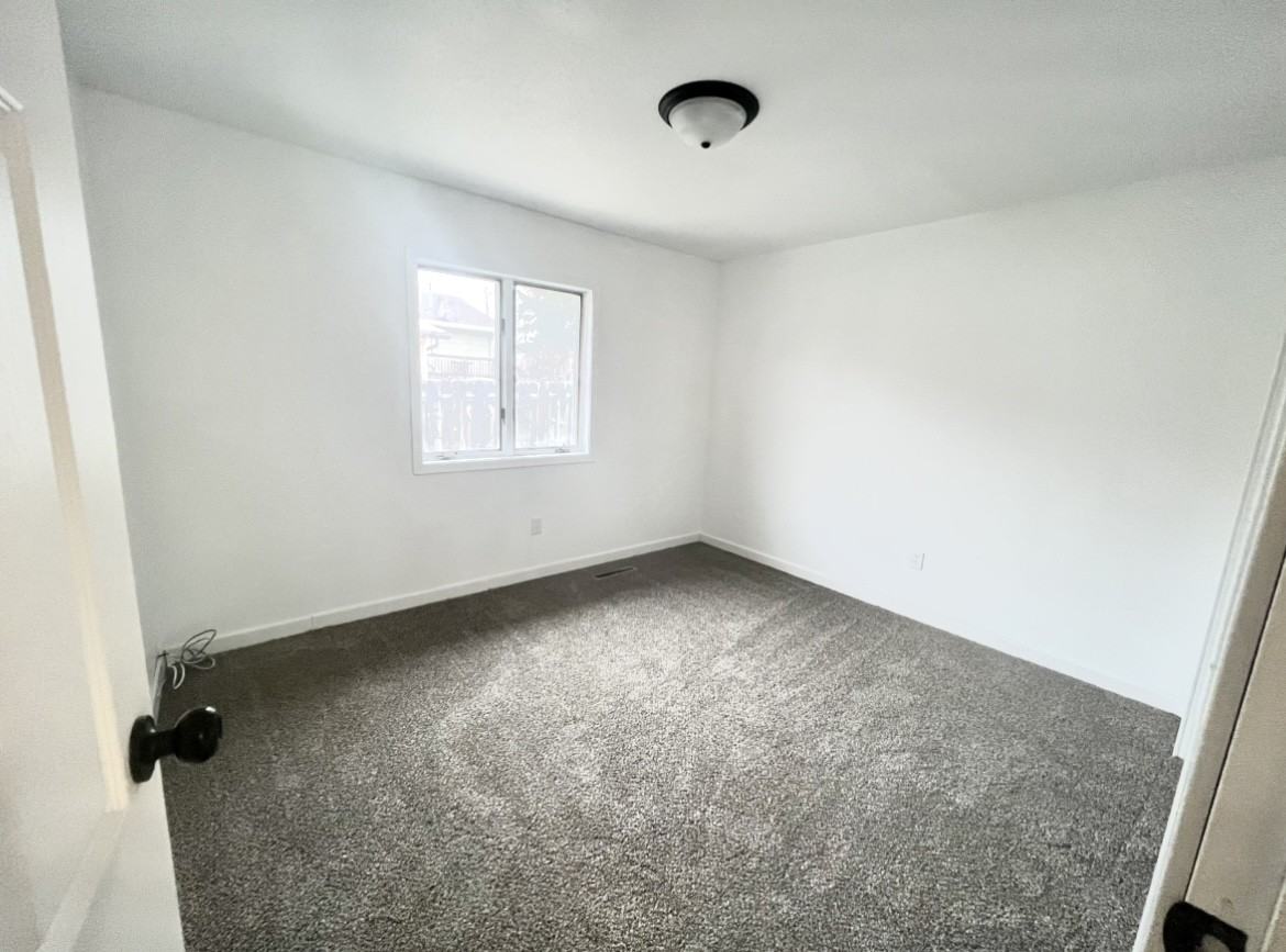 8 9th Ave Se #A - Photo 5 of 14