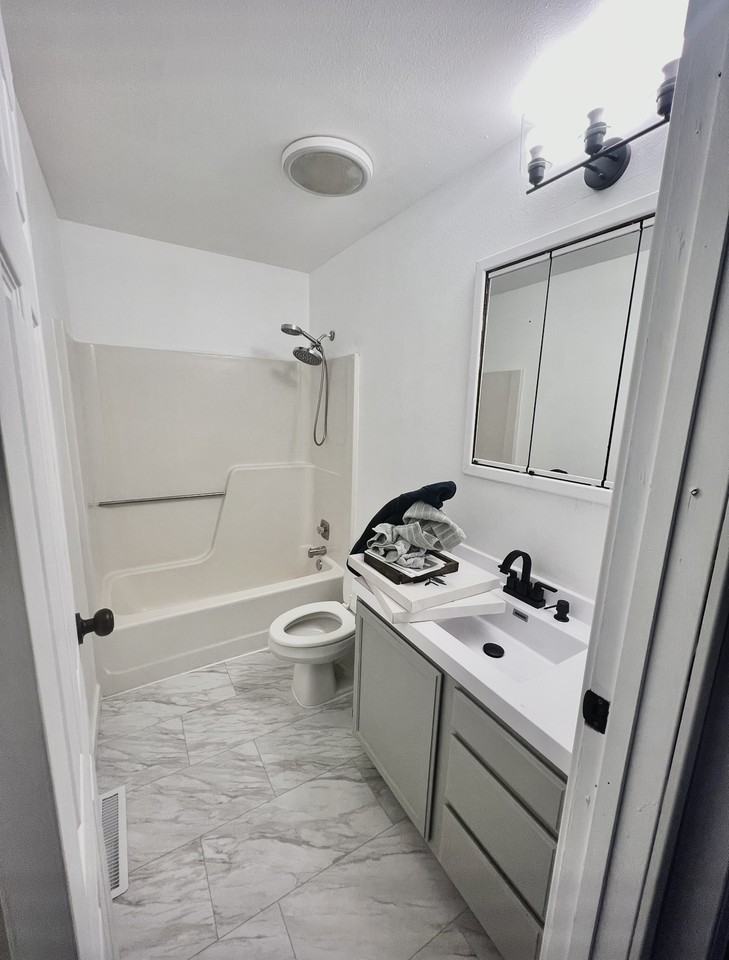 8 9th Ave Se #A - Photo 6 of 14