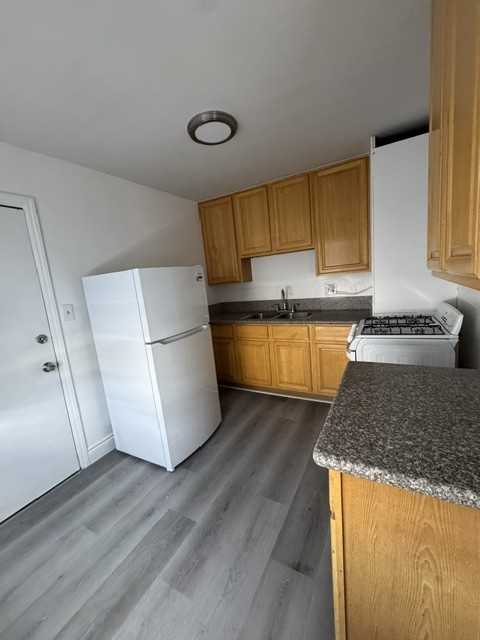 451 W Foothill Blvd #08 - Photo 4 of 7
