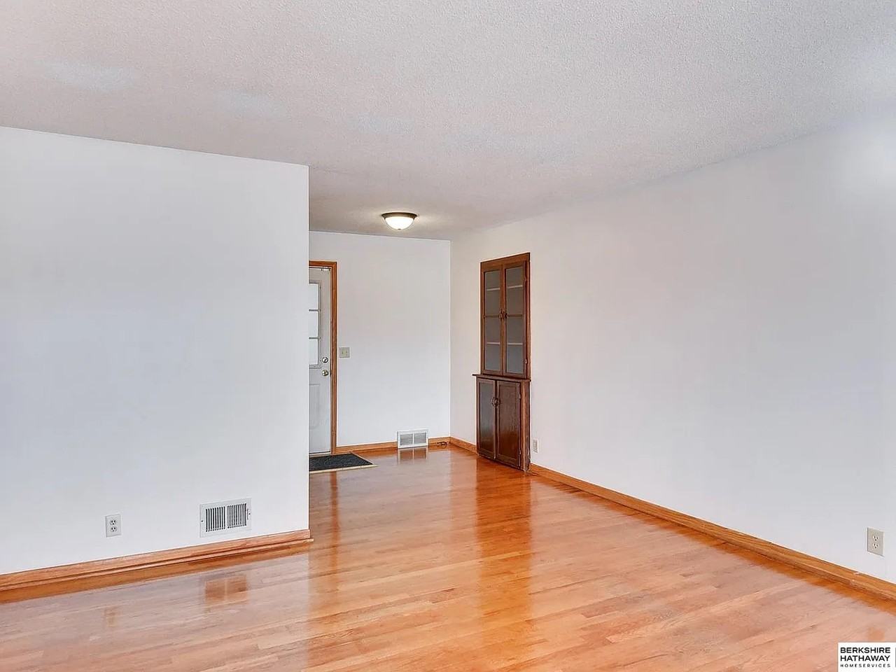 304 Pontiac Dr #NA - Photo 4 of 11