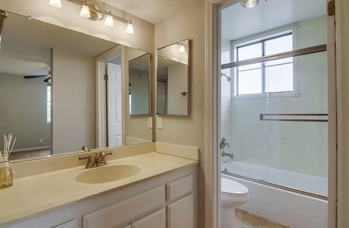 4402 Mentone St #303 - Photo 4 of 11