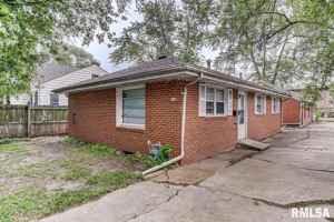 featured image of 1104 W Iles Ave #NA